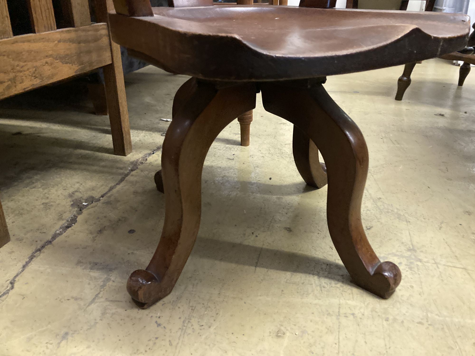 A Victorian mahogany swivel desk chair, width 60cm, depth 52cm, height 84cm